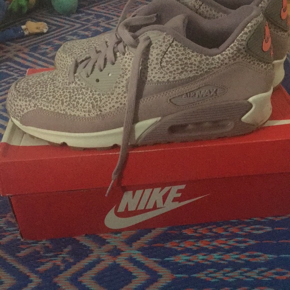 Nike Air Max 90 Premium Women's Running Shoe